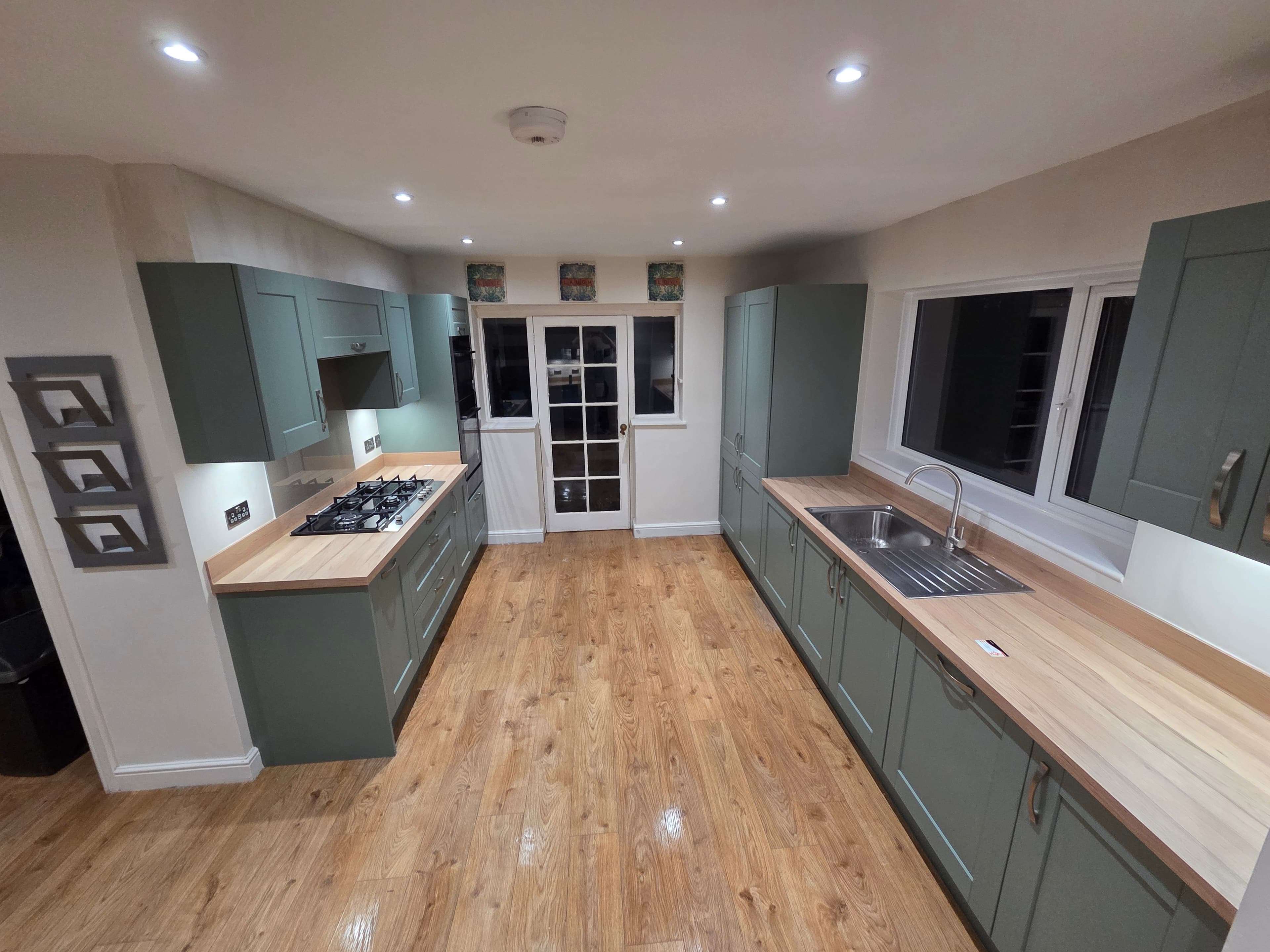 Traditional kitchen with oak worktops